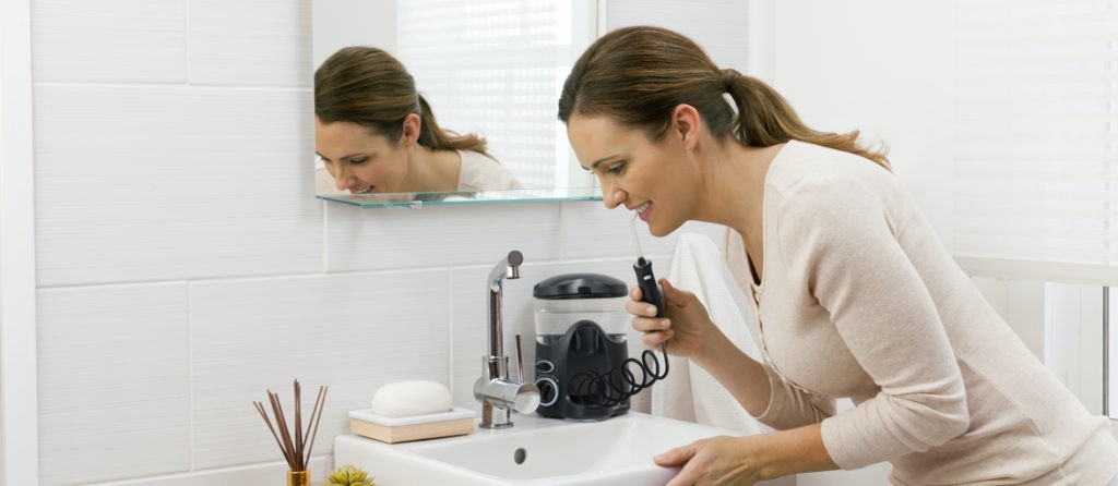 Waterpik® Irrigador bucal: Dos veces más eficaz que el hilo dental para reducir el sangrado gingival